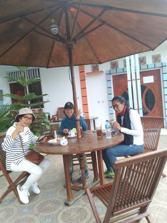 Bintang Bungalow Tour & Travel Kelimutu Kültér fotó